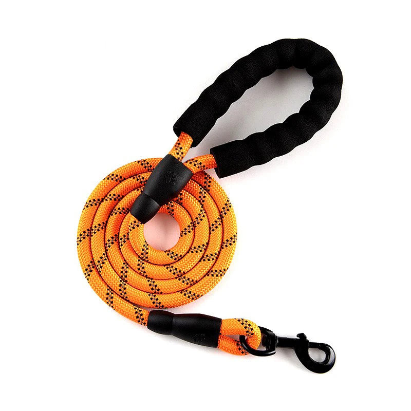 2 m Reflective Rope Dog Leash — Padded Handle, 360° Swivel, Quick-Release Clip